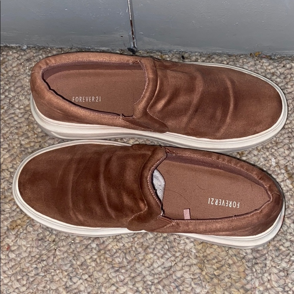 Only worn once - Picture 2 of 3